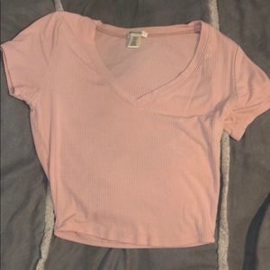 Cropped pink shirt
